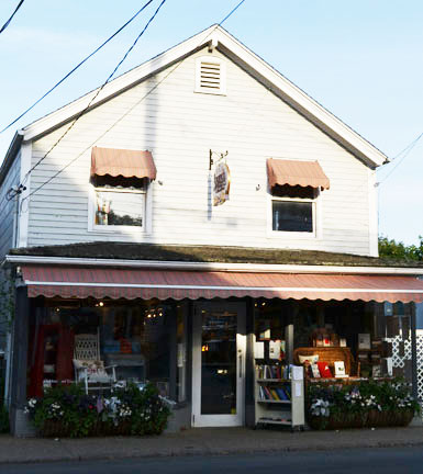 Bunch of Grapes Bookstore, Main St., Vineyard Haven, Martha's Vineyard, Ma.